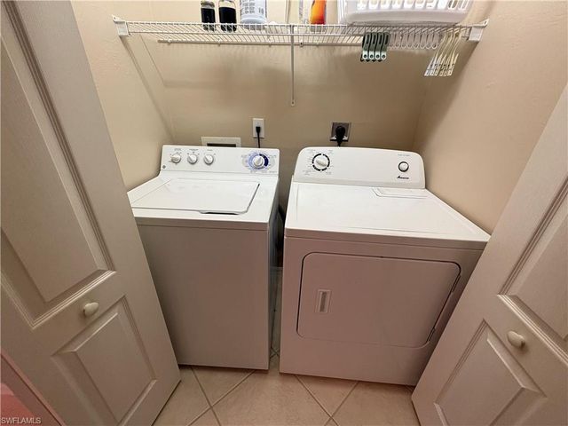 2720 Cypress Trace CIR # 2933, Naples, FL 34119