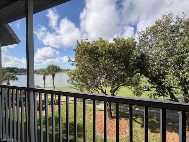 2720 Cypress Trace CIR # 2933, Naples, FL 34119