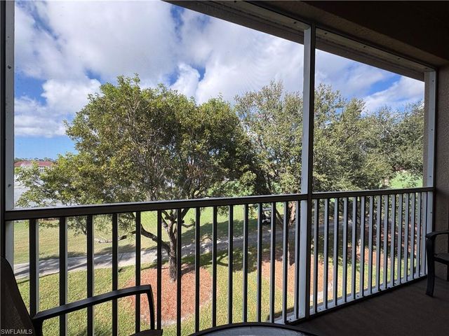 2720 Cypress Trace CIR # 2933, Naples, FL 34119