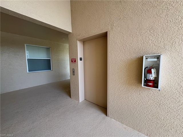 2720 Cypress Trace CIR # 2933, Naples, FL 34119