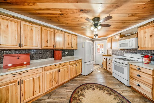 4444 E 1553rd Road, Earlville, IL 60518