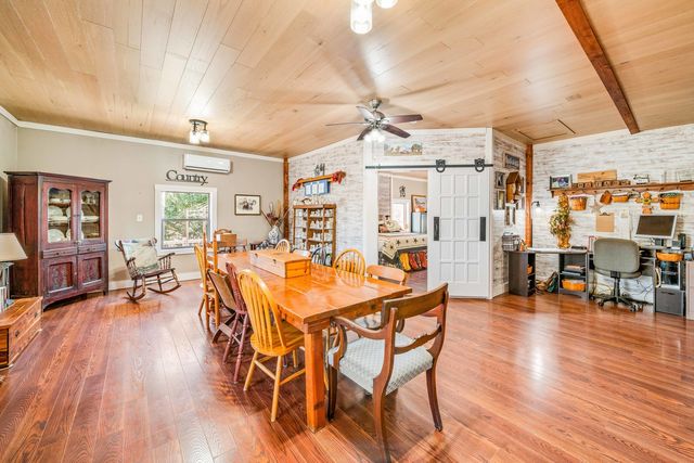 4444 E 1553rd Road, Earlville, IL 60518