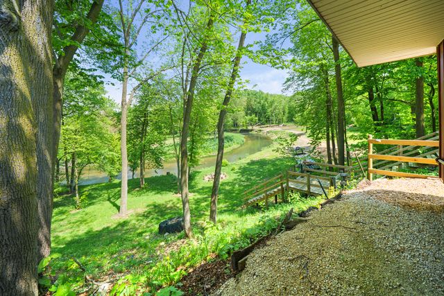 4444 E 1553rd Road, Earlville, IL 60518