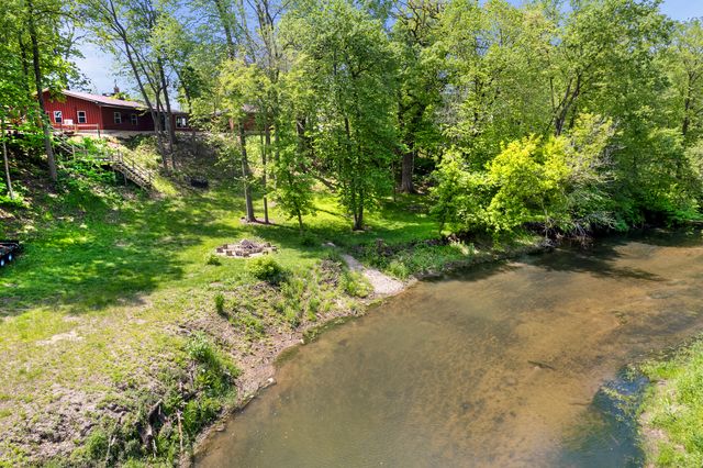 4444 E 1553rd Road, Earlville, IL 60518