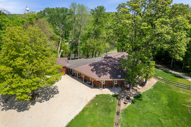 4444 E 1553rd Road, Earlville, IL 60518