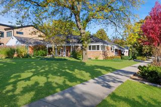 4541 Middaugh Avenue, Downers Grove, IL 60515