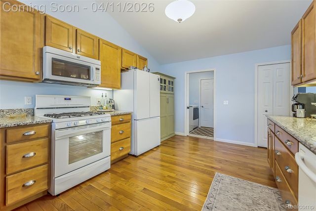 6062 Green Ash Drive, Brighton, MI 48116