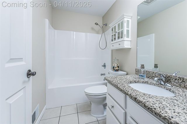 6062 Green Ash Drive, Brighton, MI 48116