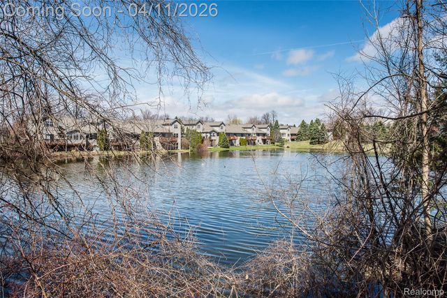 6062 Green Ash Drive, Brighton, MI 48116