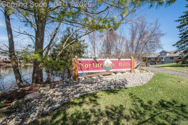 6062 Green Ash Drive, Brighton, MI 48116