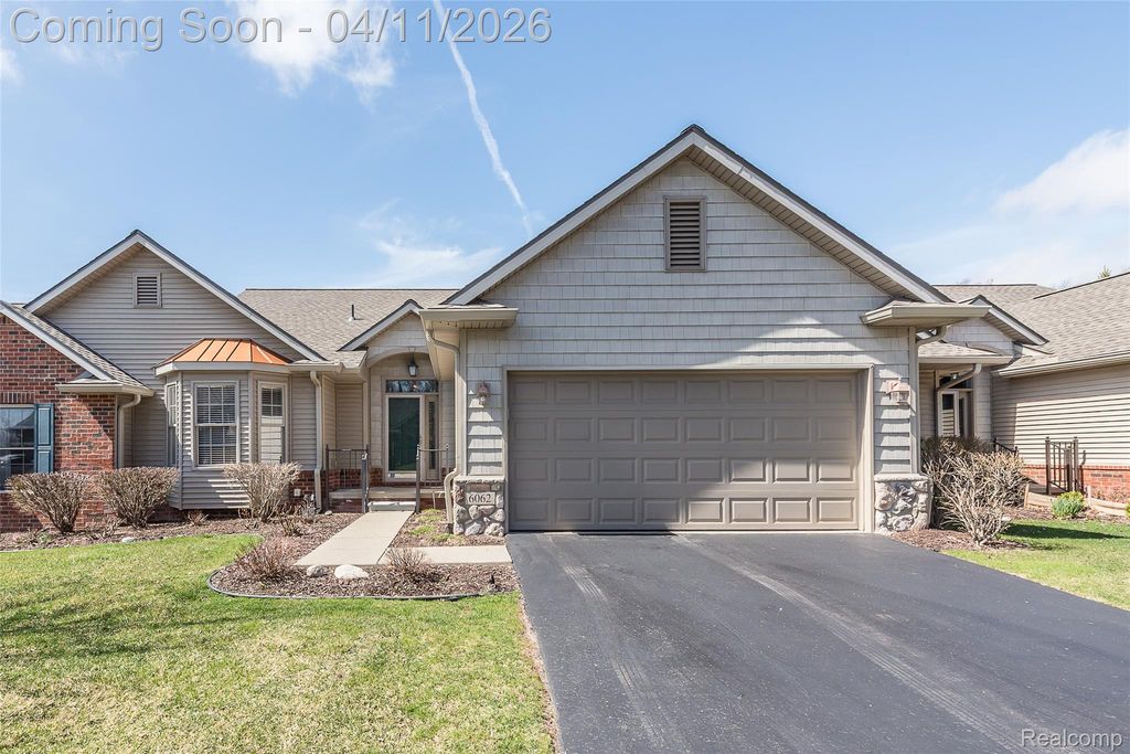 6062 Green Ash Drive, Brighton, MI 48116