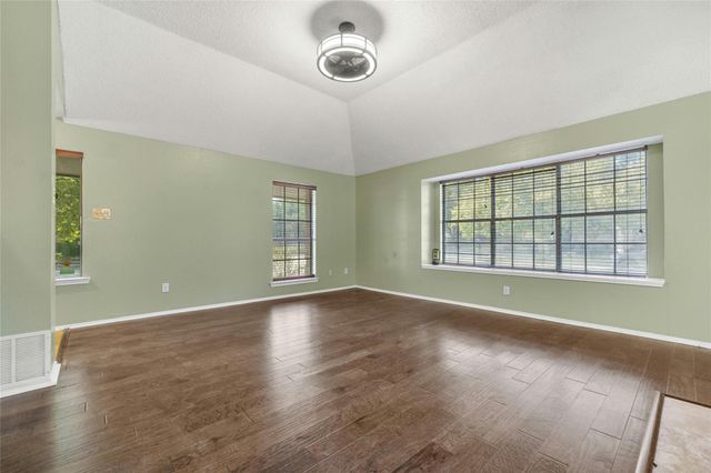 4700 Fallenash DR, Austin, TX 78725