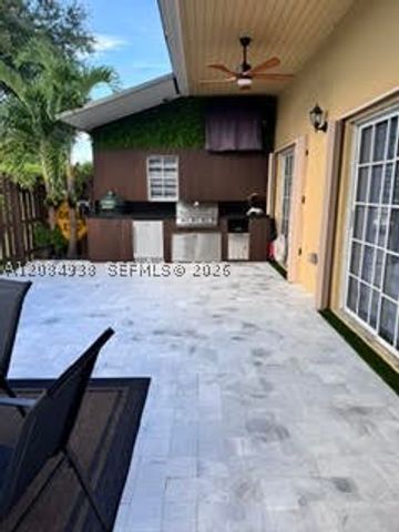 921 NE 213th Ter 3, Miami, FL 33179