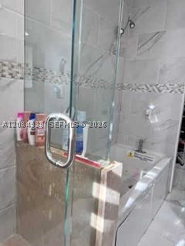 921 NE 213th Ter 3, Miami, FL 33179