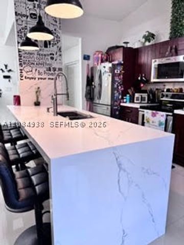 921 NE 213th Ter 3, Miami, FL 33179