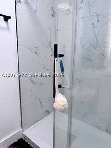 921 NE 213th Ter 3, Miami, FL 33179