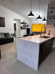 921 NE 213th Ter 3, Miami, FL 33179