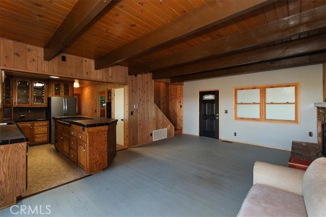 495 Kuffel Canyon, Lake Arrowhead, CA 92352