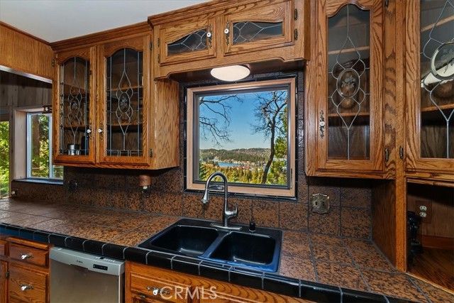 495 Kuffel Canyon, Lake Arrowhead, CA 92352