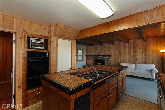 495 Kuffel Canyon, Lake Arrowhead, CA 92352