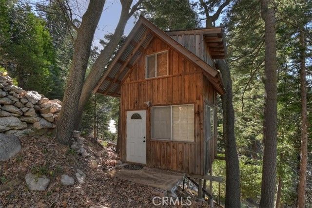 495 Kuffel Canyon, Lake Arrowhead, CA 92352