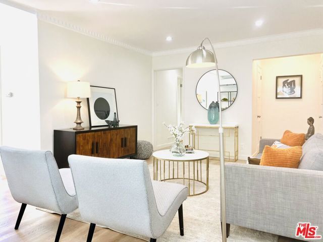 1843 N NORMANDIE Avenue 3, Los Angeles, CA 90027