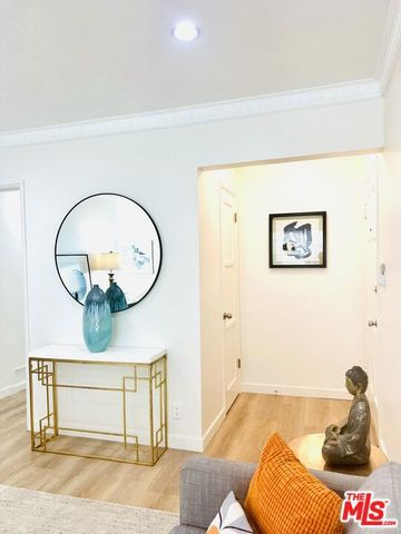 1843 N NORMANDIE Avenue 3, Los Angeles, CA 90027