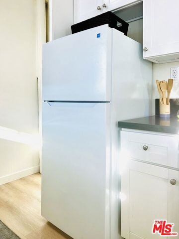 1843 N NORMANDIE Avenue 3, Los Angeles, CA 90027