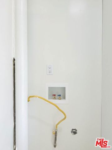 1843 N NORMANDIE Avenue 3, Los Angeles, CA 90027