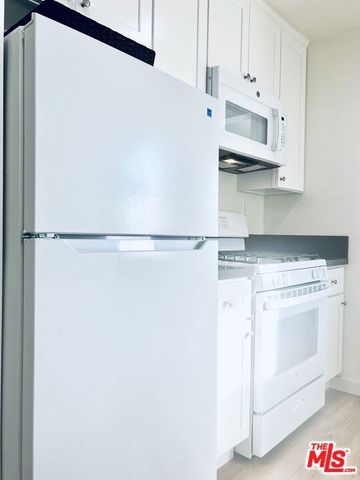 1843 N NORMANDIE Avenue 3, Los Angeles, CA 90027