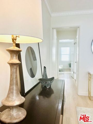 1843 N NORMANDIE Avenue 3, Los Angeles, CA 90027