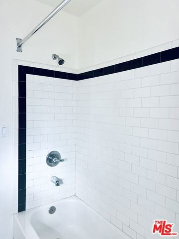 1843 N NORMANDIE Avenue 3, Los Angeles, CA 90027