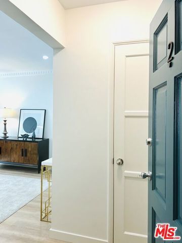 1843 N NORMANDIE Avenue 3, Los Angeles, CA 90027