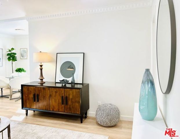 1843 N NORMANDIE Avenue 3, Los Angeles, CA 90027