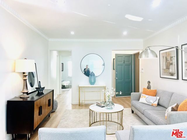 1843 N NORMANDIE Avenue 3, Los Angeles, CA 90027