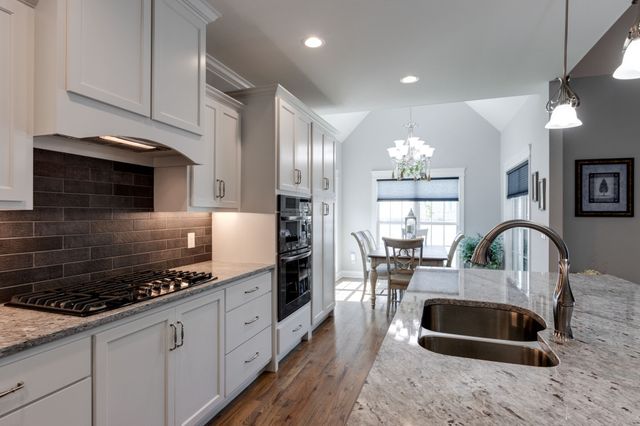 366 Lexington Cir, Manchester, TN 37355