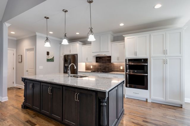 366 Lexington Cir, Manchester, TN 37355