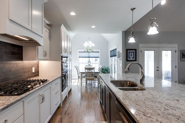 366 Lexington Cir, Manchester, TN 37355