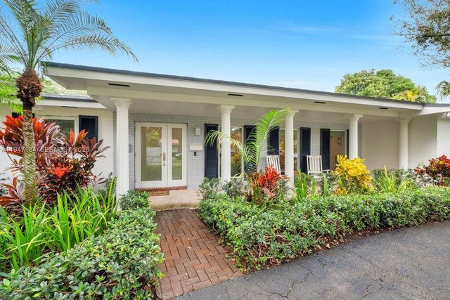 8425 SW 149th Dr, Palmetto Bay, FL 33158