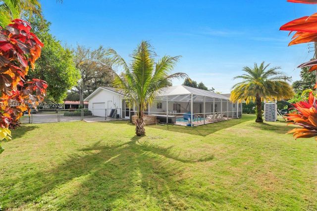 8425 SW 149th Dr, Palmetto Bay, FL 33158