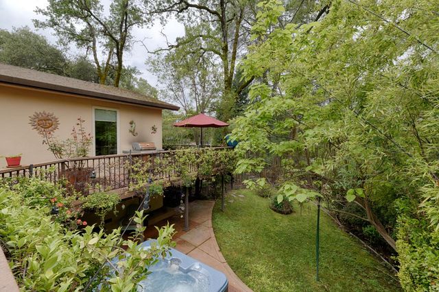 23563 Saint Andrews Ct, Auburn, CA 95602