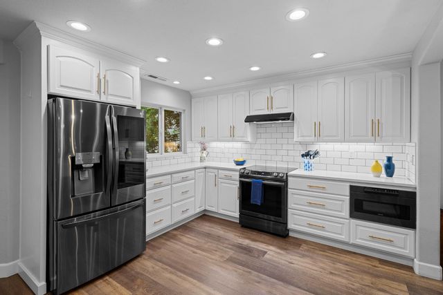 23563 Saint Andrews Ct, Auburn, CA 95602