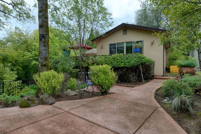 23563 Saint Andrews Ct, Auburn, CA 95602