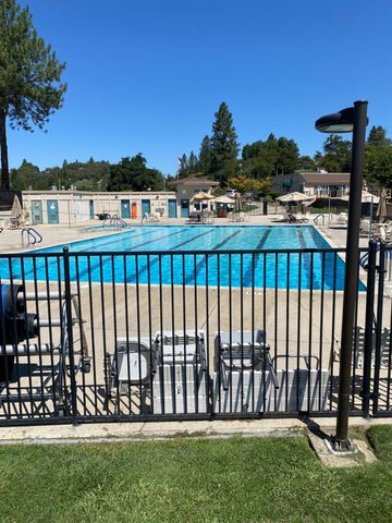 23563 Saint Andrews Ct, Auburn, CA 95602