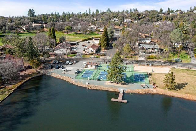 23563 Saint Andrews Ct, Auburn, CA 95602