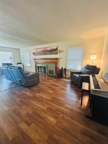 317 Harbert Street, Columbus, TX 78934