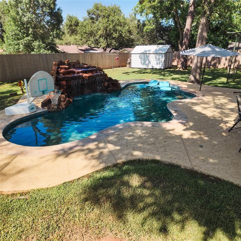 317 Harbert Street, Columbus, TX 78934
