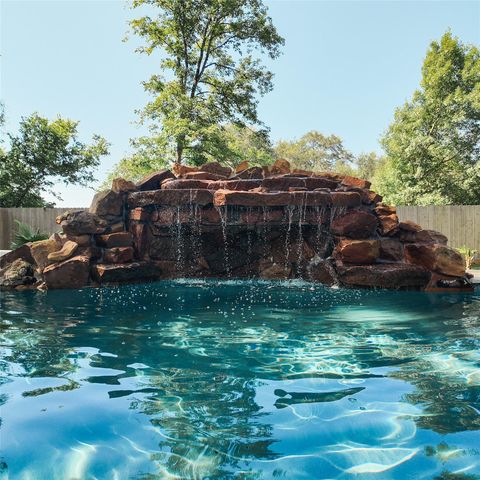 317 Harbert Street, Columbus, TX 78934