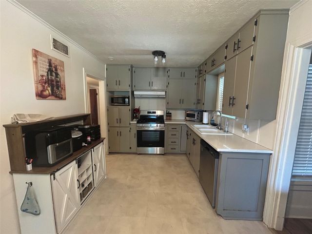 317 Harbert Street, Columbus, TX 78934