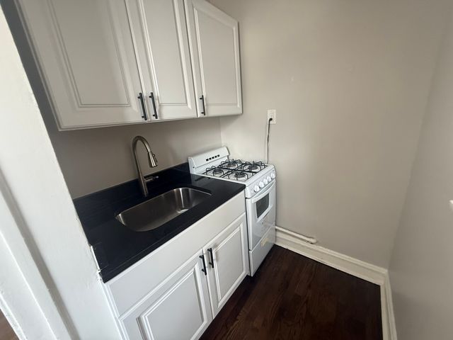 6912 N Ashland Boulevard 305, Chicago, IL 60626